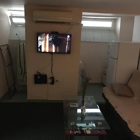 Center 公寓 波德戈里察